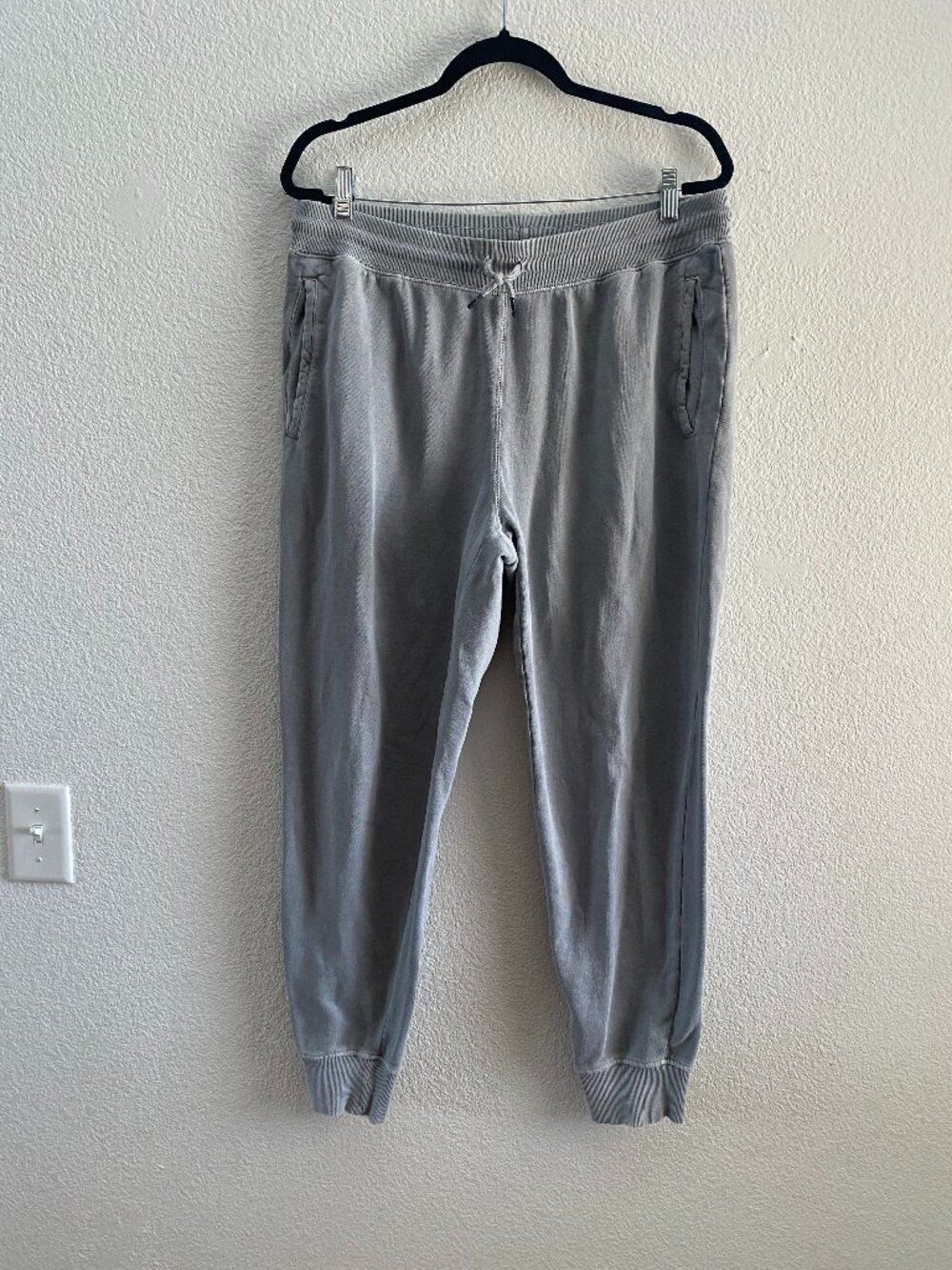 The North Face Jogger Sweatpants Gray Color Women's Large 29 Inch Inseam